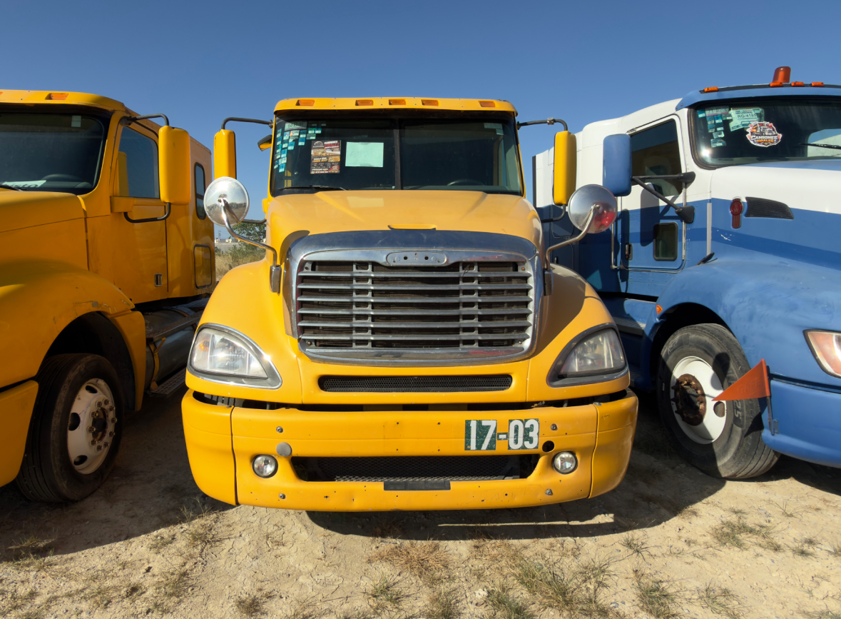 
								Freightliner Columbia 2017 #17-03 full									