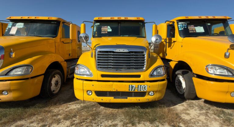 Freightliner Columbia 2017 17-103