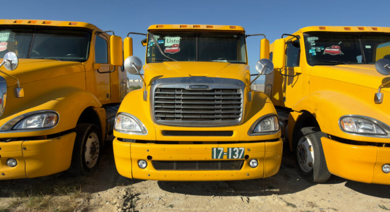 Freightliner Columbia 2017 17-137