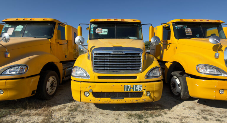 Freightliner Columbia 2017 17-145